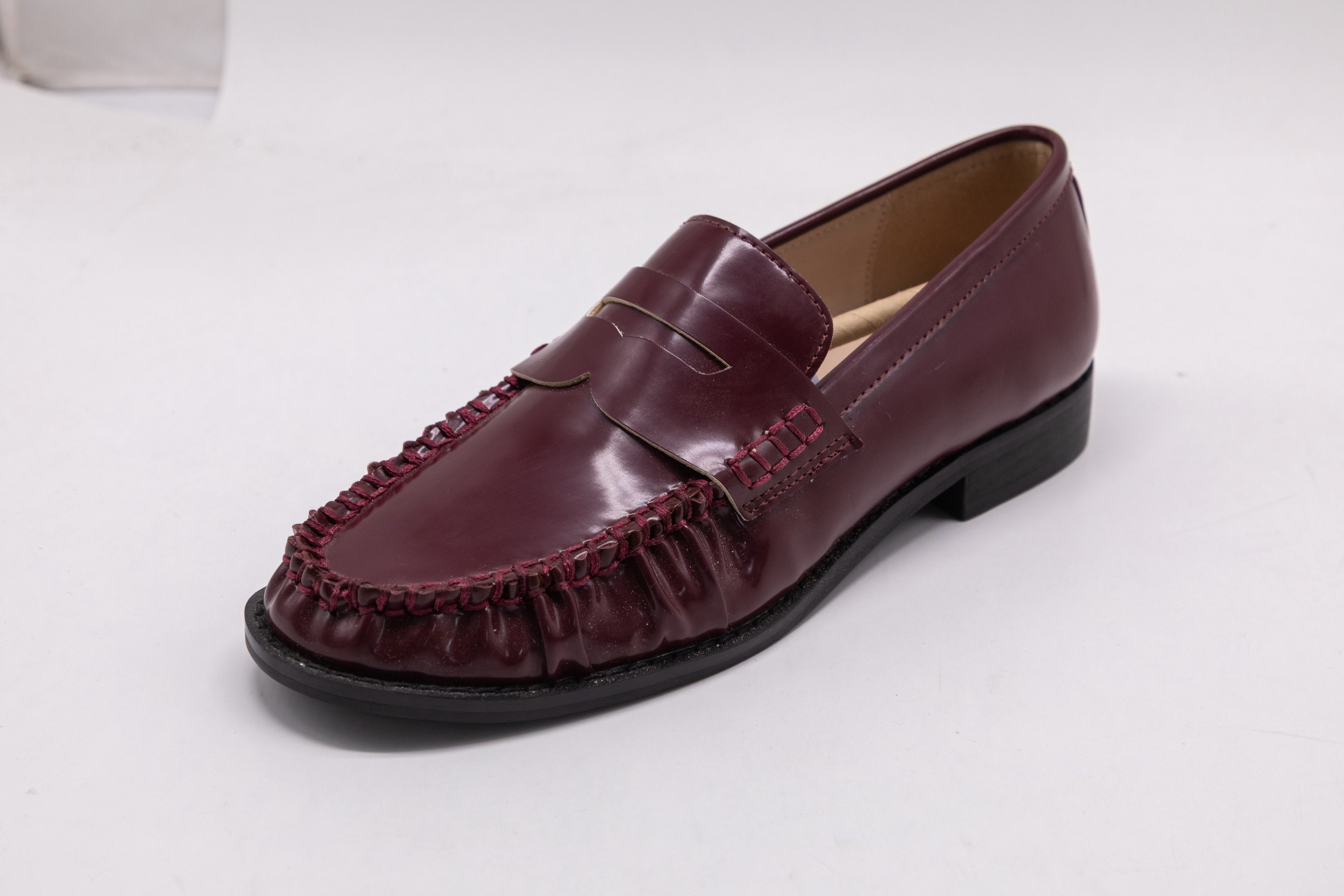 Customized PU Classic Daily Wear Office Women Loafers